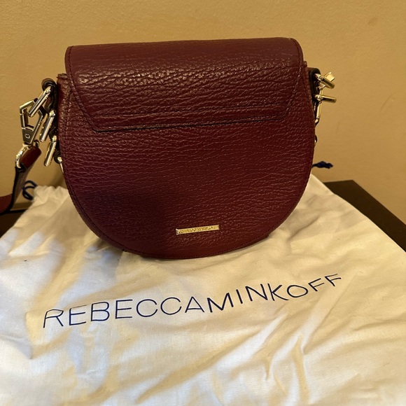 New without tags, never used Burgundy cross body bag - Picture 2 of 4